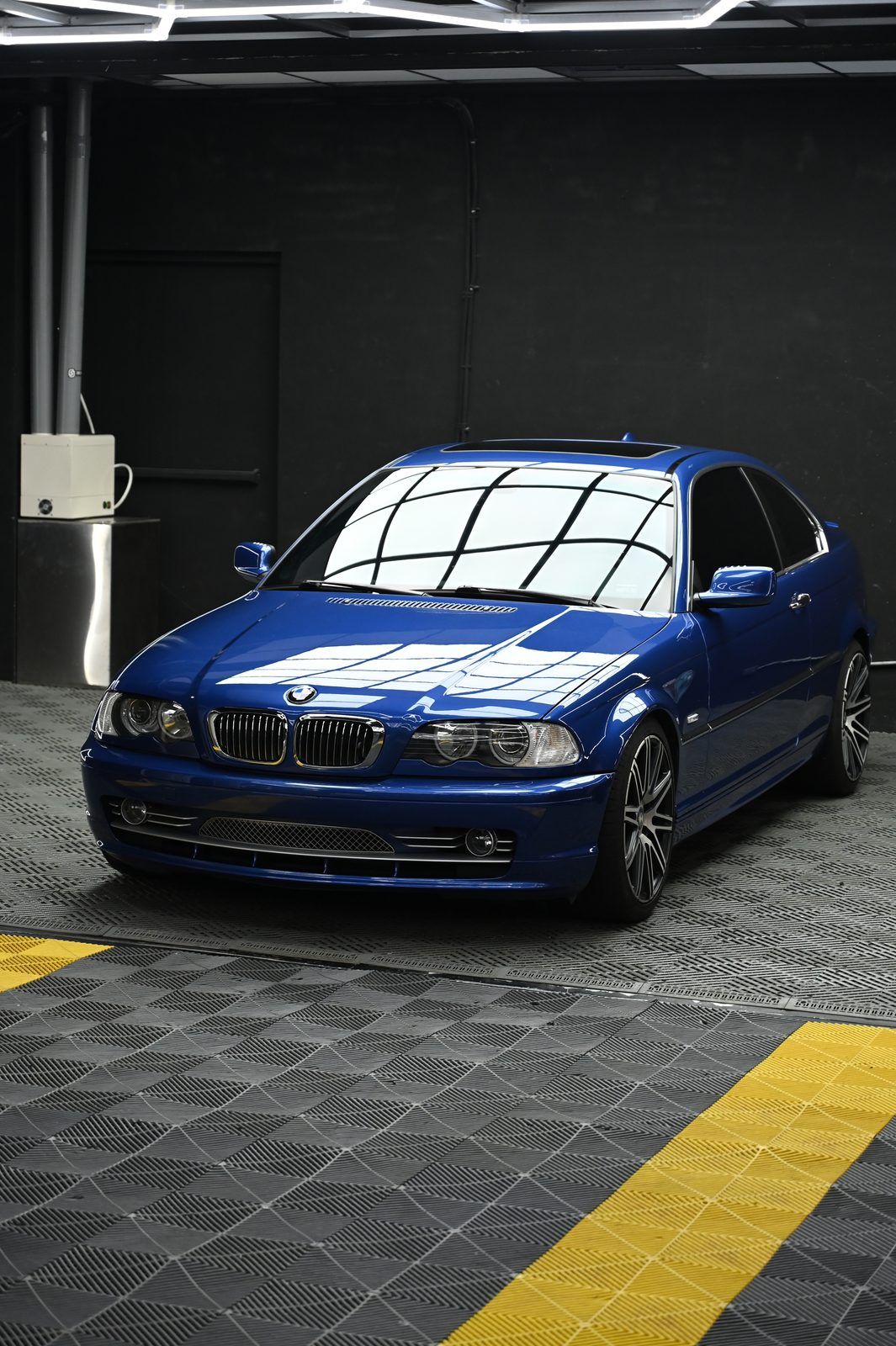 BMW 330Ci 漆面鍍膜完工與細節實拍 第 2 張（共 7 張）——捷匠淡水旗艦店施工實錄