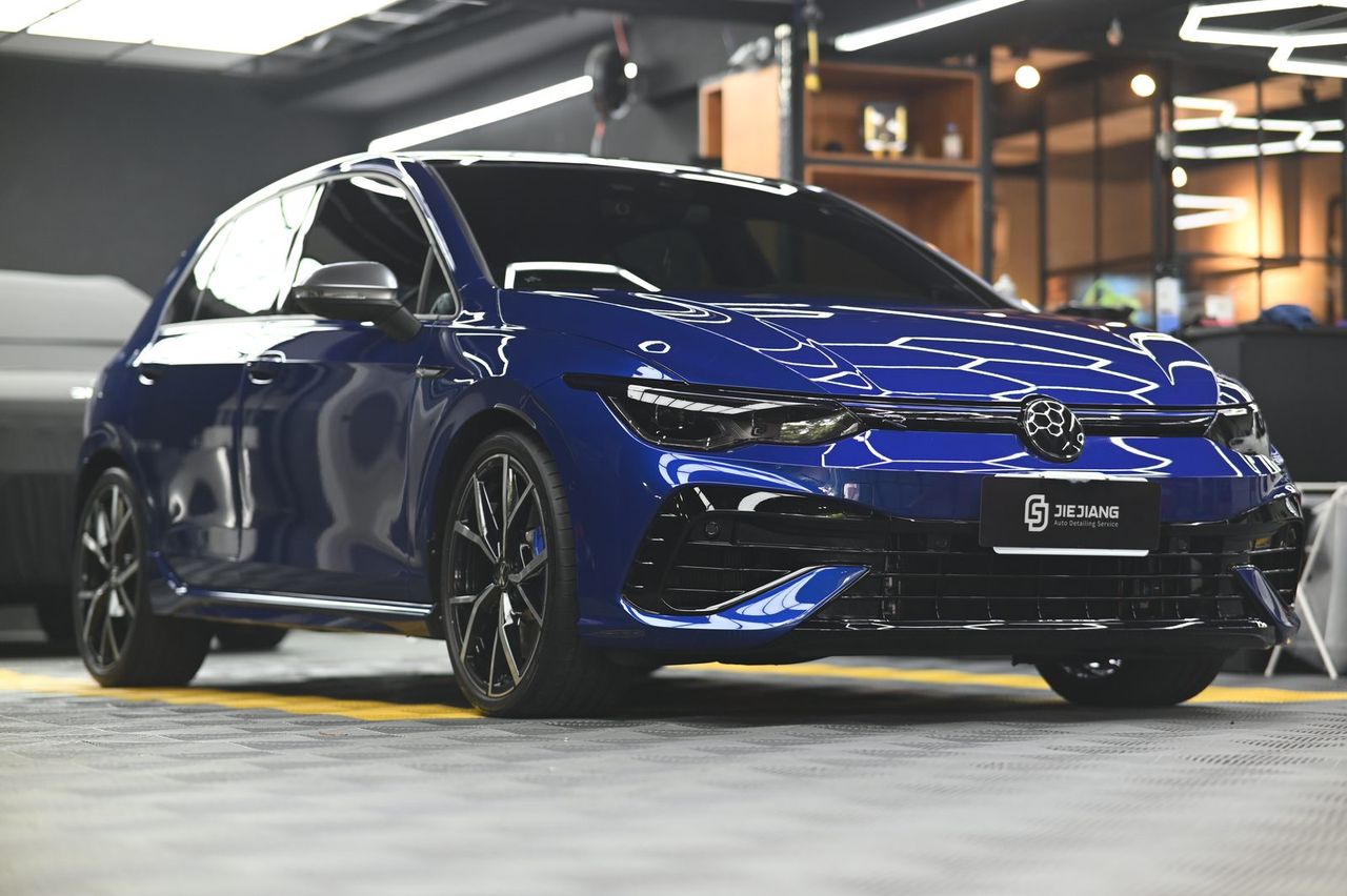 VW Golf R 迎風面犀牛皮完工與細節實拍 第 6 張（共 7 張）——捷匠淡水旗艦店施工實錄