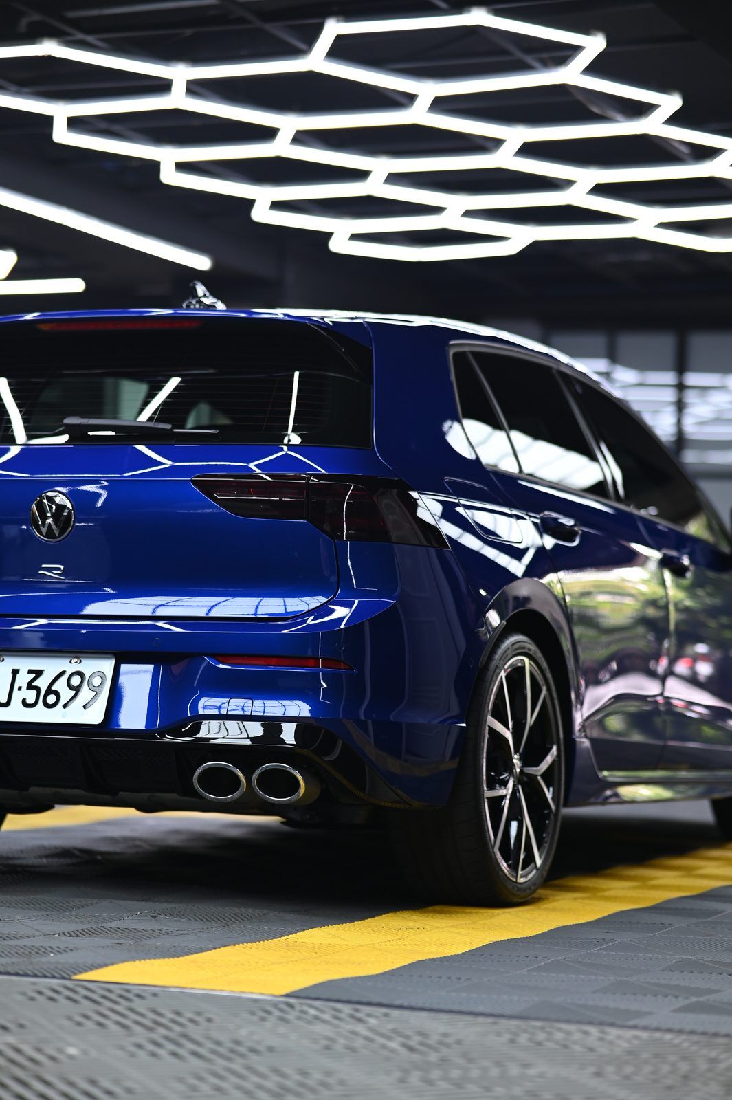 VW Golf R 迎風面犀牛皮完工與細節實拍 第 7 張（共 7 張）——捷匠淡水旗艦店施工實錄