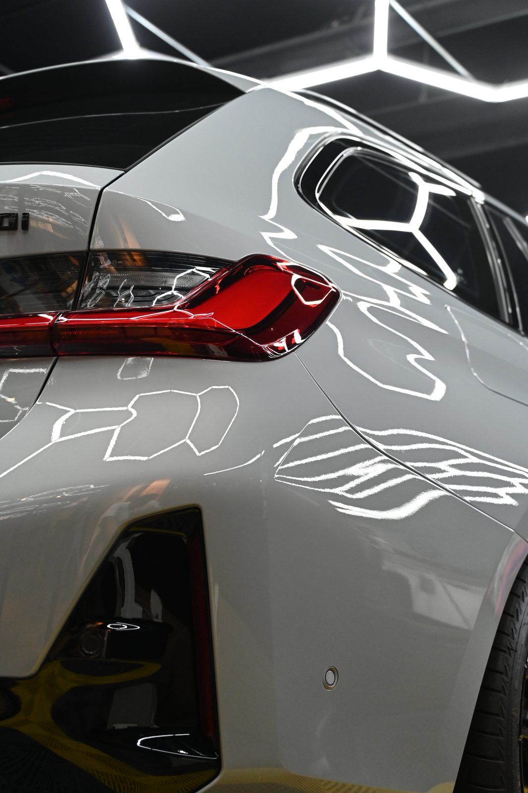 BMW 330i Touring 全車犀牛皮完工與細節實拍 第 1 張（共 7 張）——捷匠淡水旗艦店施工實錄