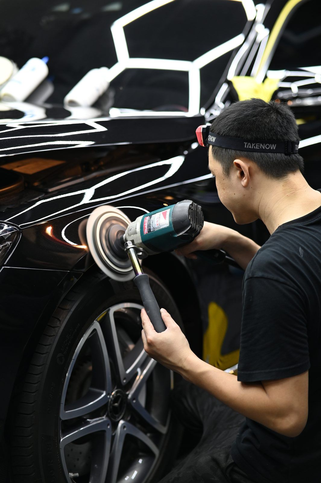 Mercedes-Benz 拋光與漆面修復完工與細節實拍 第 3 張(共 7 張)——捷匠淡水旗艦店施工實錄