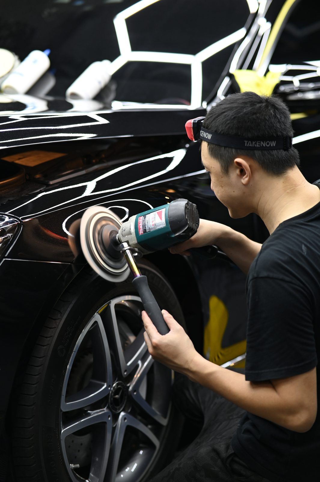 Mercedes-Benz 拋光與漆面修復完工與細節實拍 第 4 張(共 7 張)——捷匠淡水旗艦店施工實錄