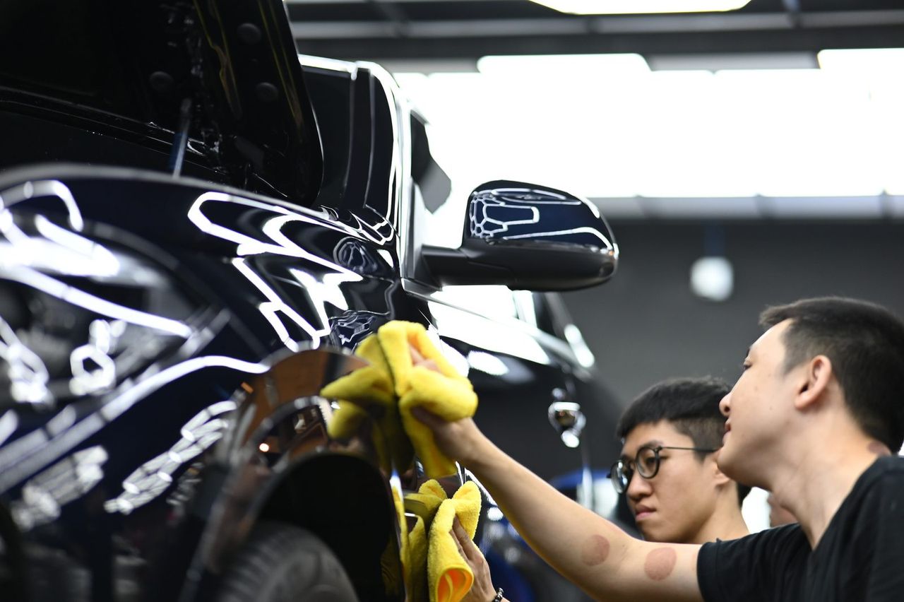 BMW X6 漆面鍍膜完工與細節實拍 第 3 張(共 7 張)——捷匠淡水旗艦店施工實錄