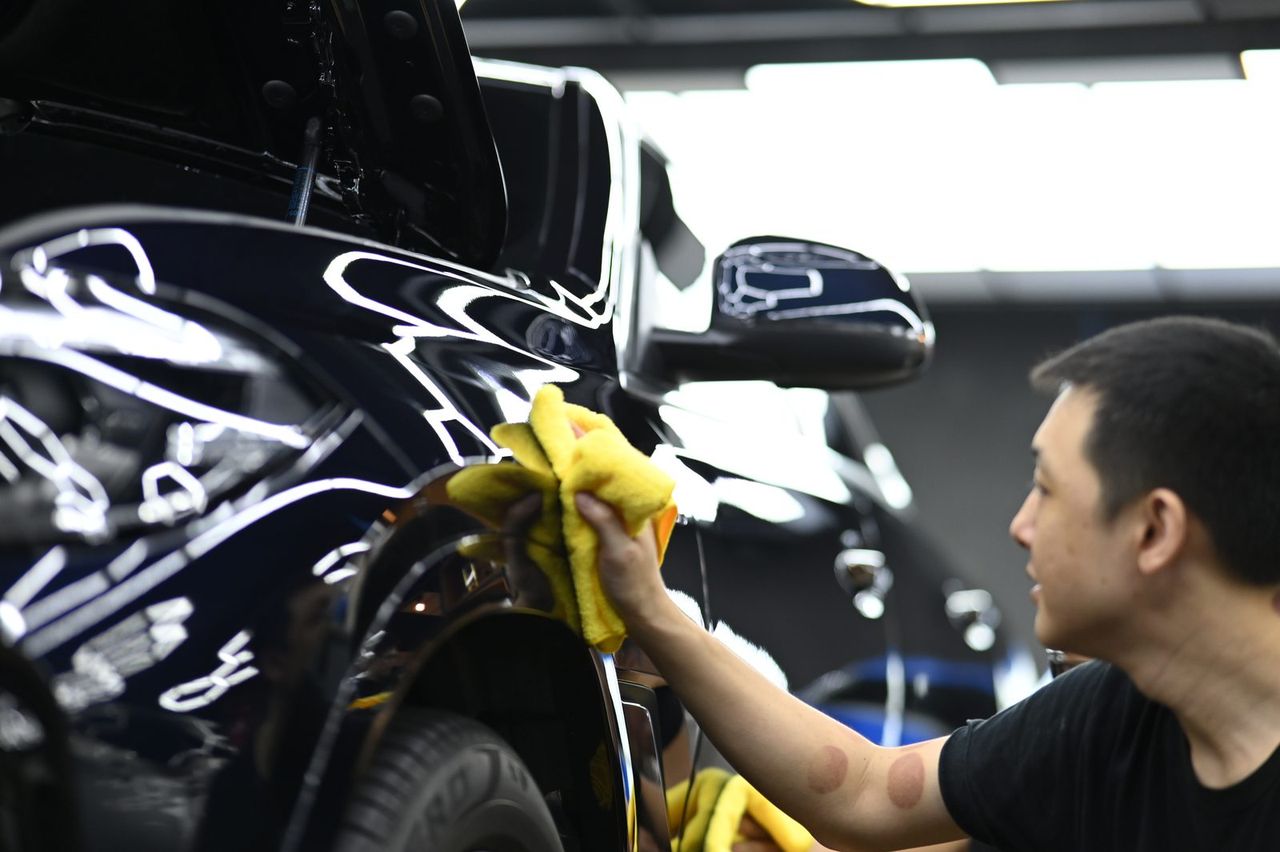BMW X6 漆面鍍膜完工與細節實拍 第 4 張(共 7 張)——捷匠淡水旗艦店施工實錄