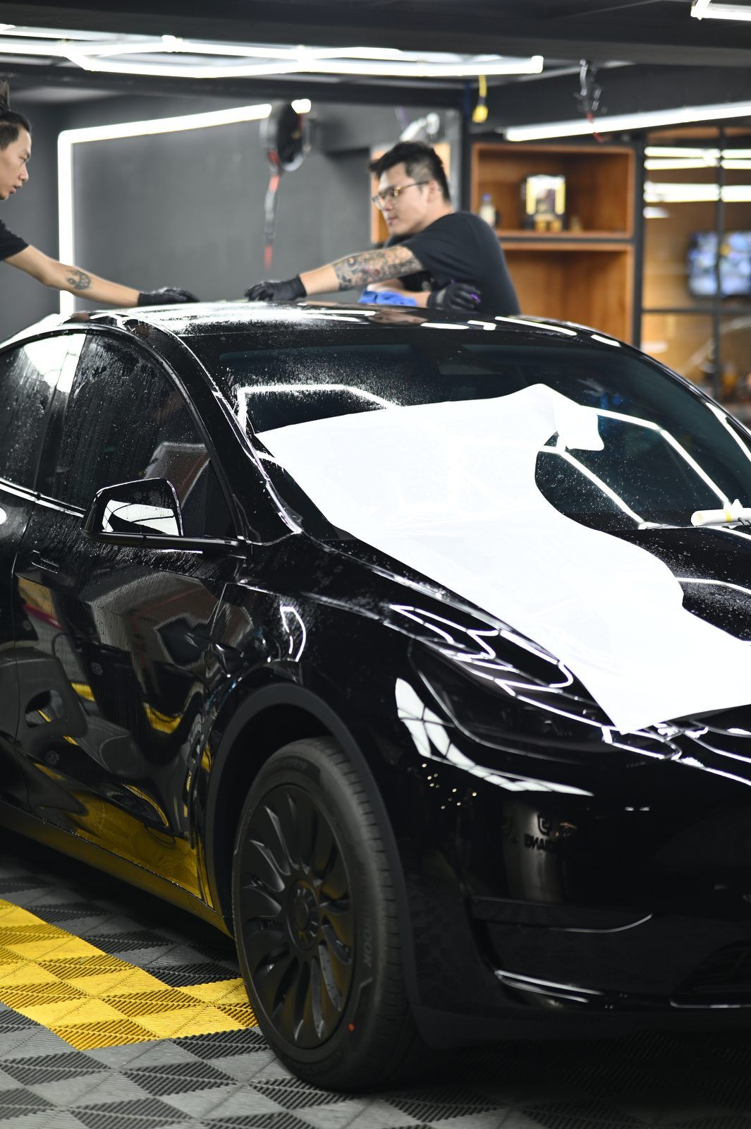 Tesla Model Y 全車犀牛皮完工與細節實拍 第 1 張（共 7 張）——捷匠淡水旗艦店施工實錄