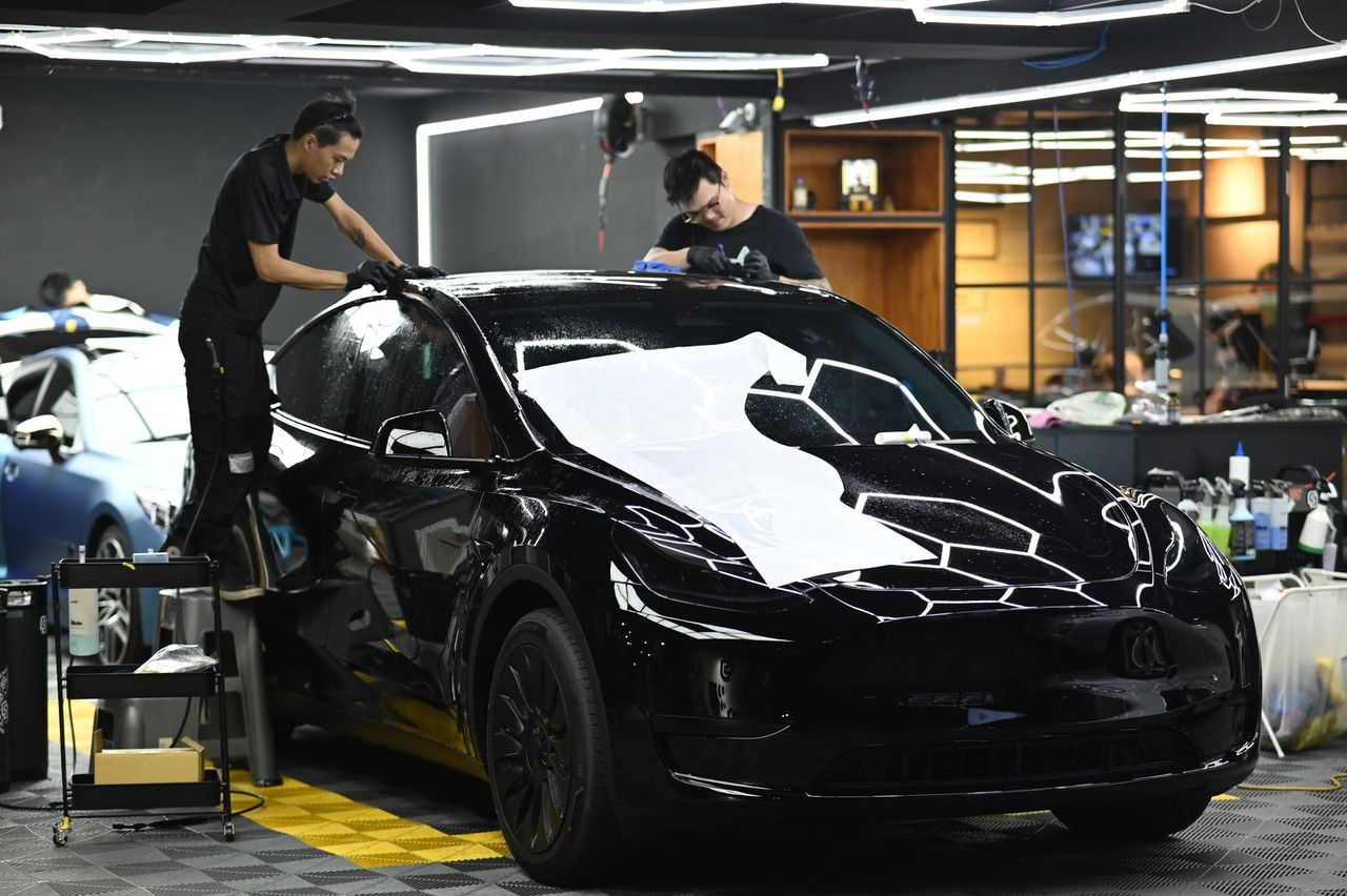 Tesla Model Y 全車犀牛皮完工與細節實拍 第 4 張（共 7 張）——捷匠淡水旗艦店施工實錄