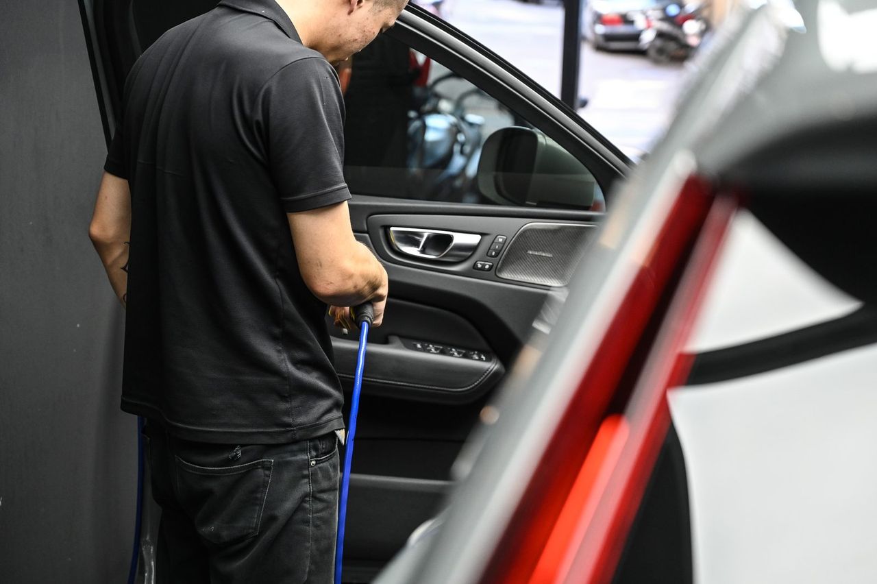 Volvo XC60 漆面鍍膜與內裝美容完工與細節實拍 第 5 張（共 7 張）——捷匠北投店施工實錄