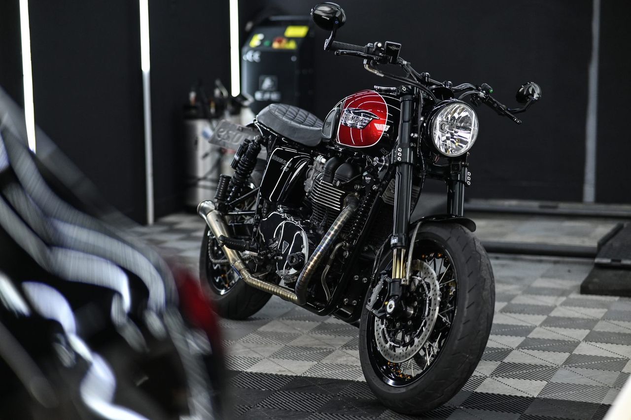Triumph Bonneville T100 機車美容完工與細節實拍 第 2 張（共 7 張）——捷匠北投店施工實錄