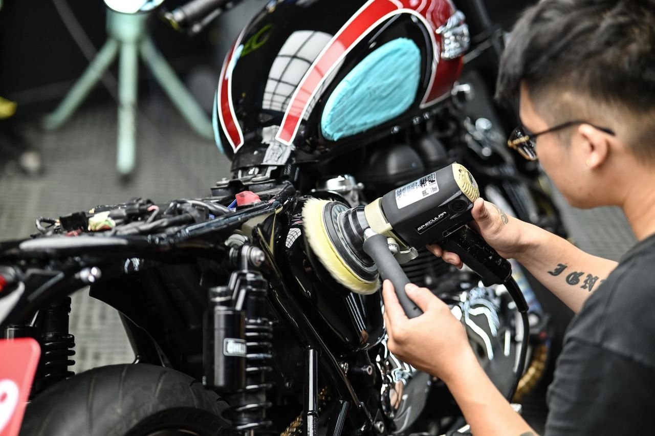 Triumph Bonneville T100 機車美容完工與細節實拍 第 6 張（共 7 張）——捷匠北投店施工實錄