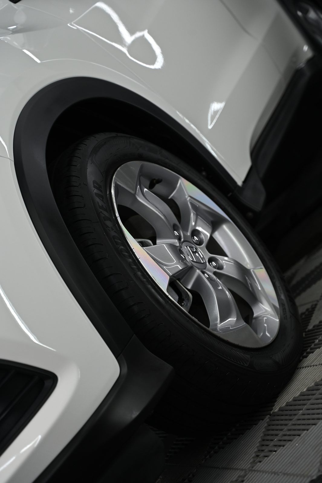 Honda HR-V 漆面鍍膜完工與細節實拍 第 6 張(共 7 張)——捷匠北投店施工實錄