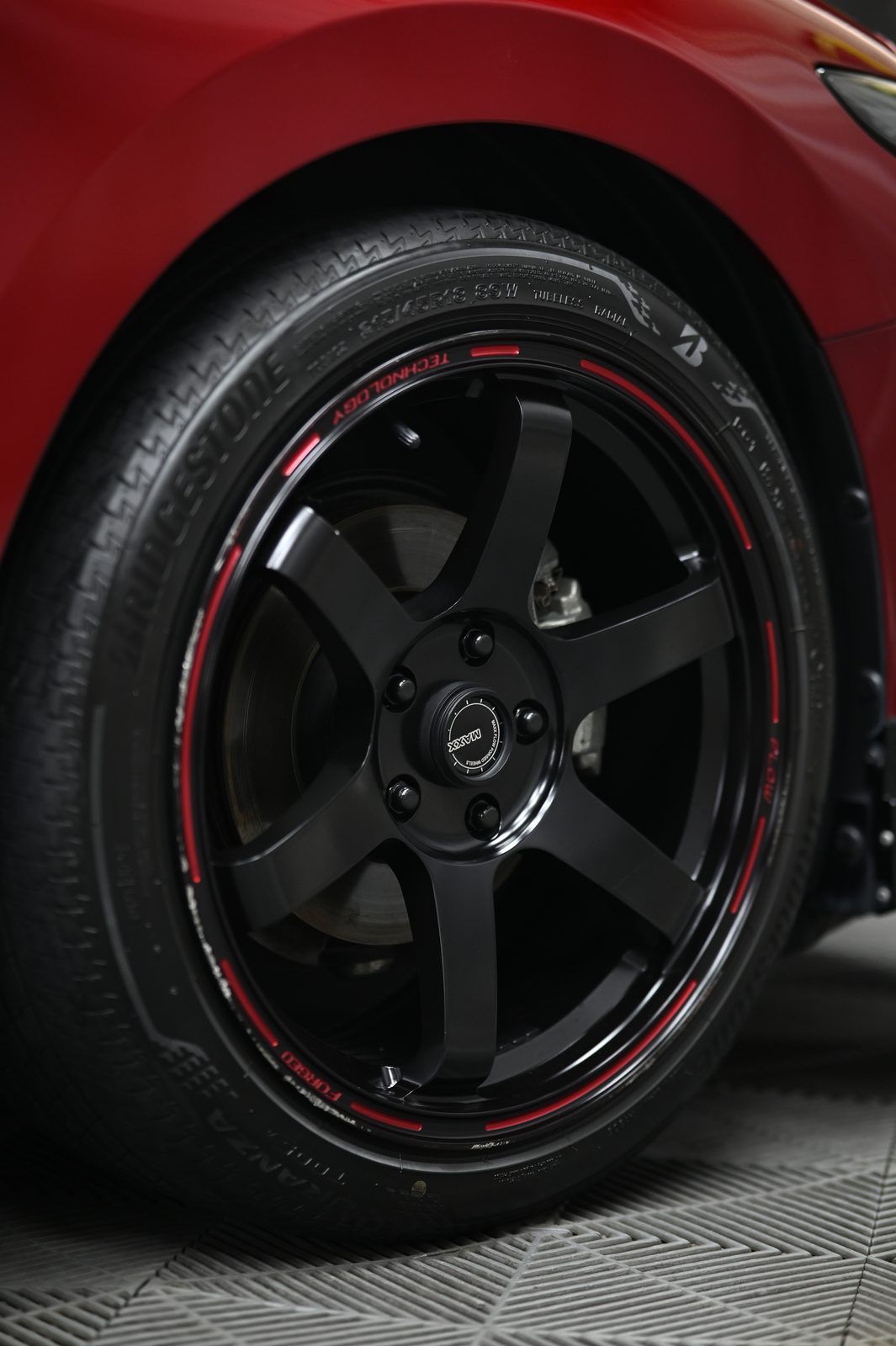 Mazda3 漆面鍍膜完工與細節實拍 第 1 張（共 7 張）——捷匠淡水旗艦店施工實錄