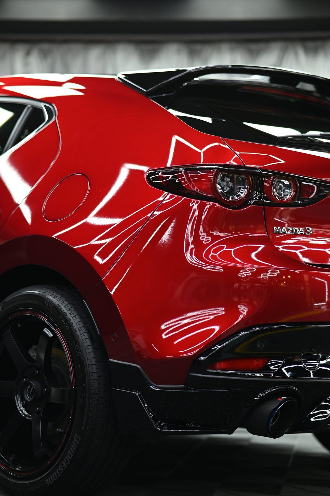 Mazda3 漆面鍍膜完工與細節實拍 第 6 張（共 7 張）——捷匠淡水旗艦店施工實錄