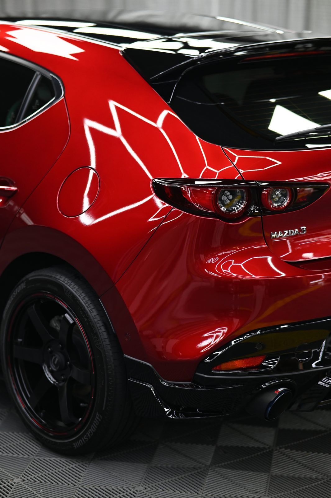 Mazda3 漆面鍍膜完工與細節實拍 第 7 張（共 7 張）——捷匠淡水旗艦店施工實錄