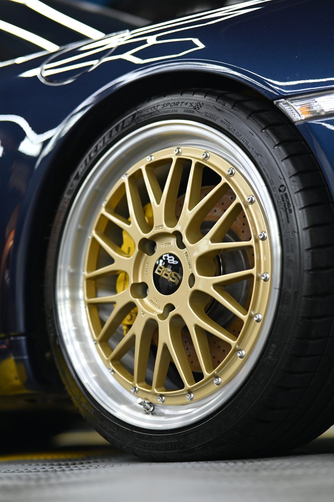 Porsche 911（997）漆面鍍膜完工與細節實拍 第 2 張（共 7 張）——捷匠淡水旗艦店施工實錄