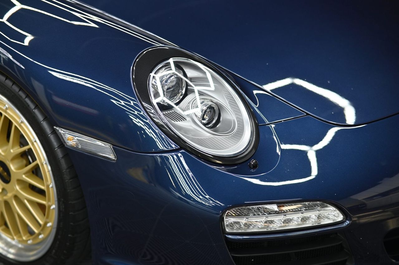Porsche 911（997）漆面鍍膜完工與細節實拍 第 6 張（共 7 張）——捷匠淡水旗艦店施工實錄