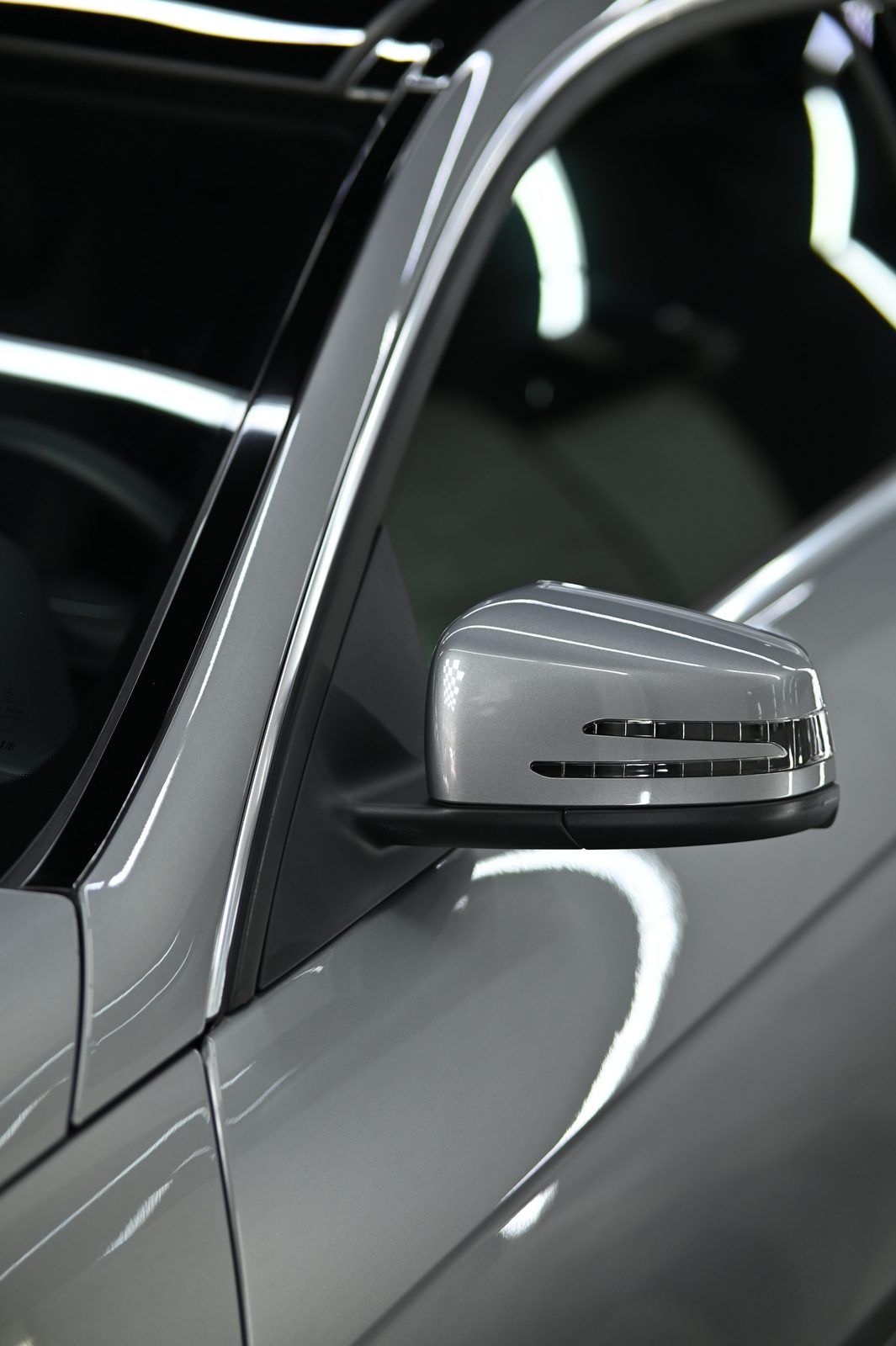 Mercedes-Benz C250 漆面鍍膜完工與細節實拍 第 1 張（共 7 張）——捷匠北投店施工實錄