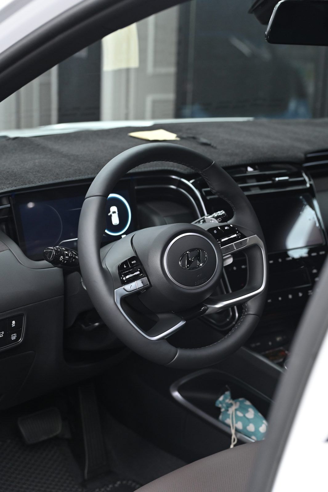 Hyundai Tucson L 漆面鍍膜完工與細節實拍 第 3 張（共 7 張）——捷匠淡水旗艦店施工實錄
