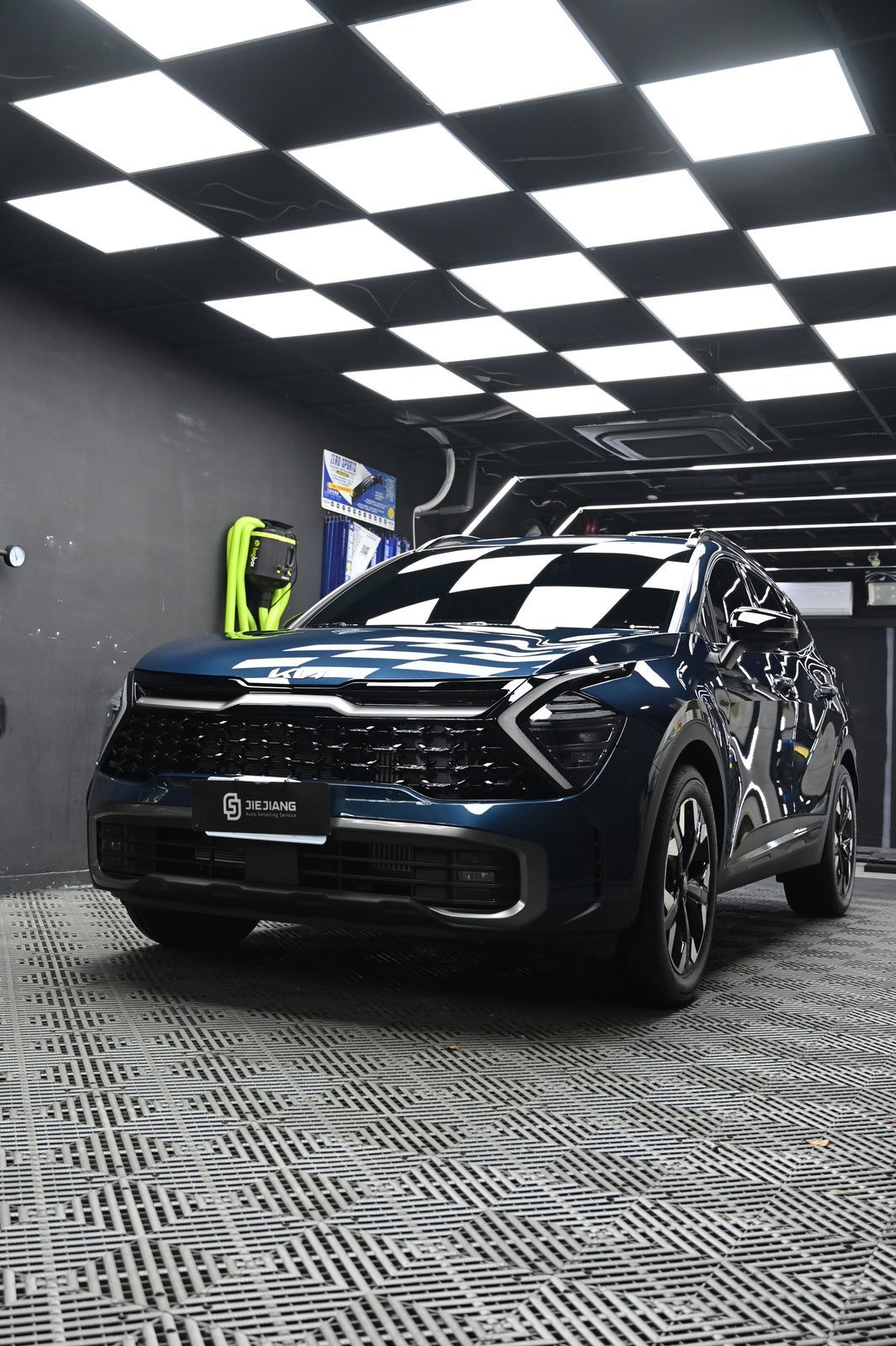 Kia Sportage 漆面鍍膜完工與細節實拍 第 2 張（共 7 張）——捷匠北投店施工實錄