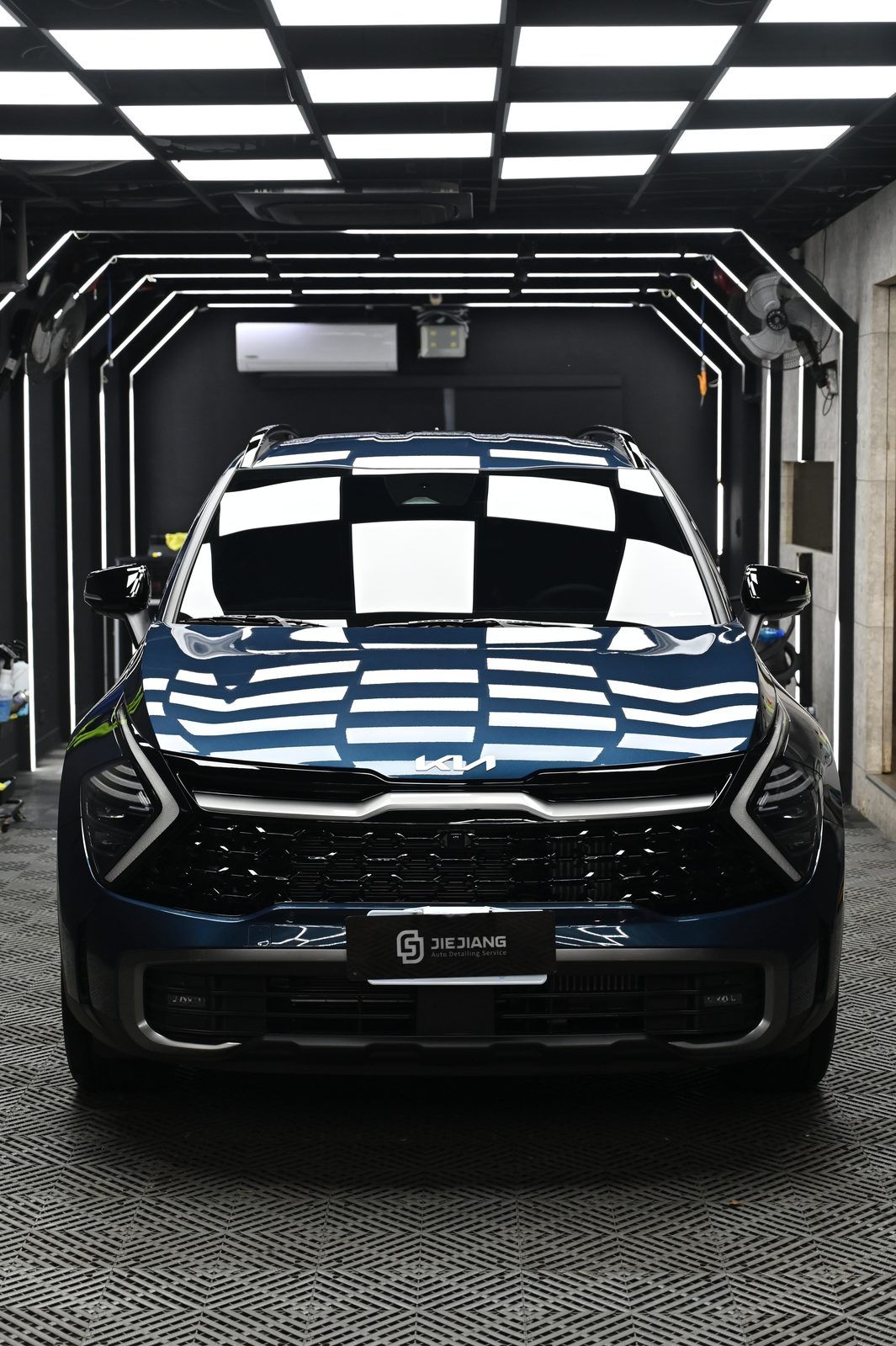 Kia Sportage 漆面鍍膜完工與細節實拍 第 3 張（共 7 張）——捷匠北投店施工實錄