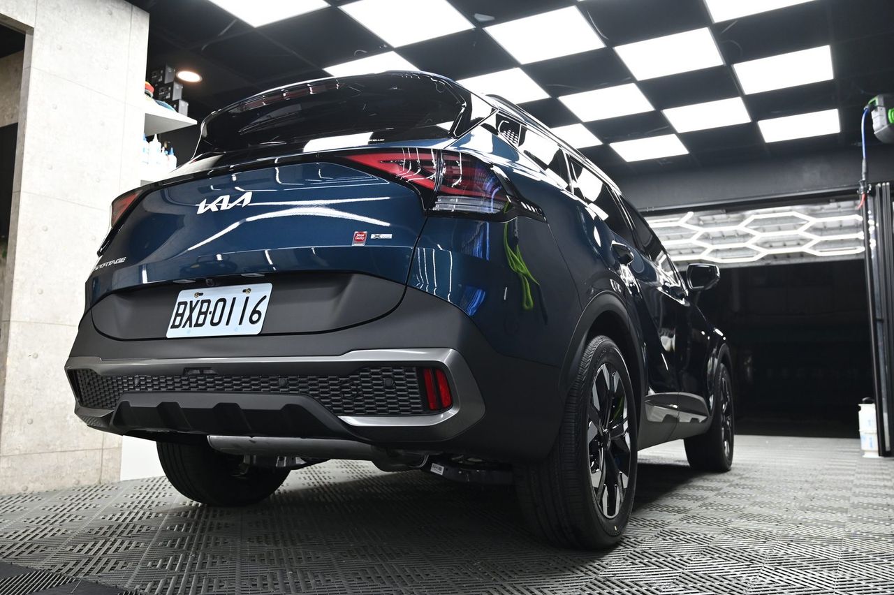 Kia Sportage 漆面鍍膜完工與細節實拍 第 6 張（共 7 張）——捷匠北投店施工實錄