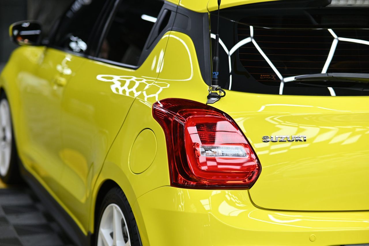 Suzuki Swift Sport 洗車打蠟（2024.10）完工與細節實拍 第 7 張（共 7 張）——捷匠淡水旗艦店施工實錄