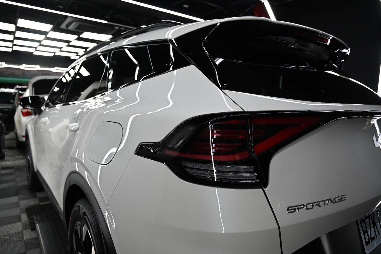 Kia Sportage 漆面鍍膜完工與細節實拍 第 4 張（共 7 張）——捷匠北投店施工實錄