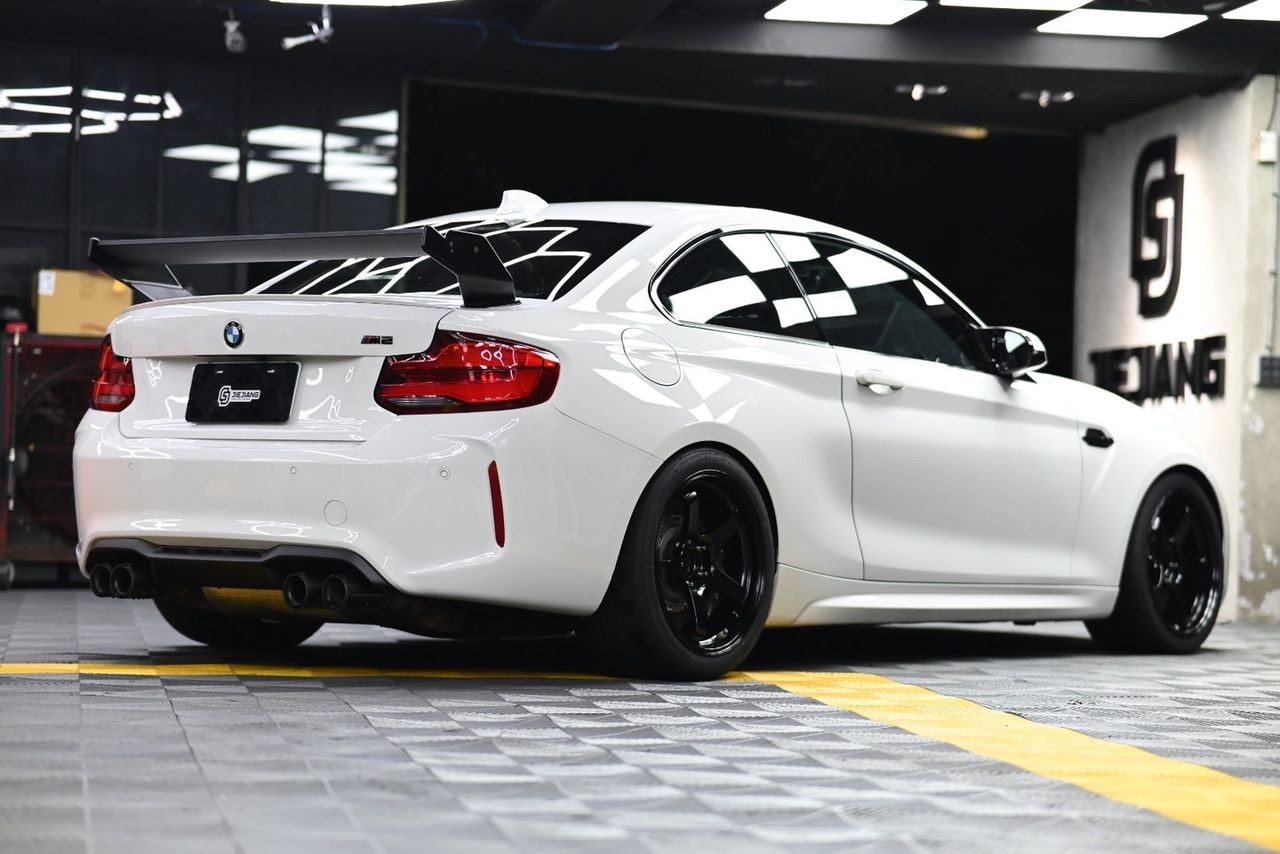 BMW M2 內裝美容完工與細節實拍 第 6 張（共 7 張）——捷匠淡水旗艦店施工實錄