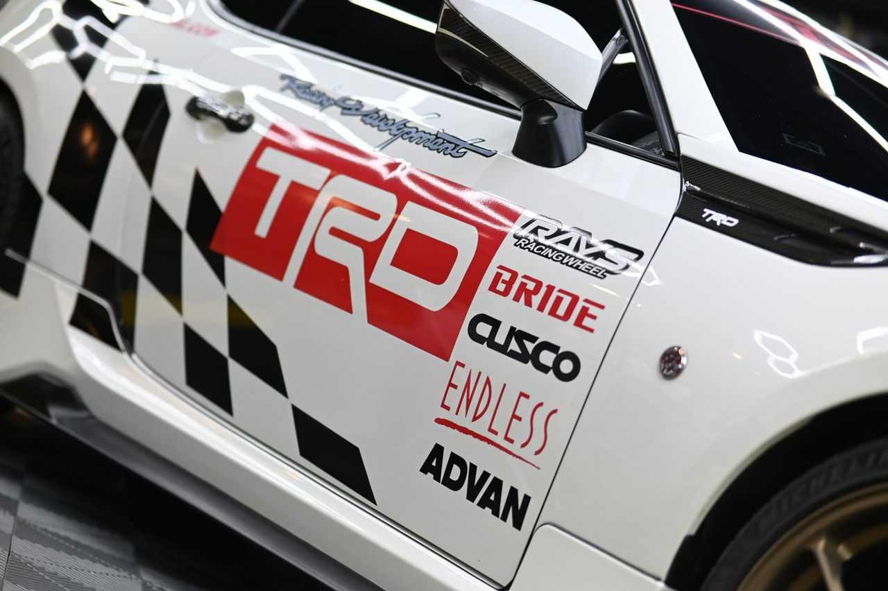 Toyota 86 漆面鍍膜完工與細節實拍 第 1 張（共 7 張）——捷匠淡水旗艦店施工實錄