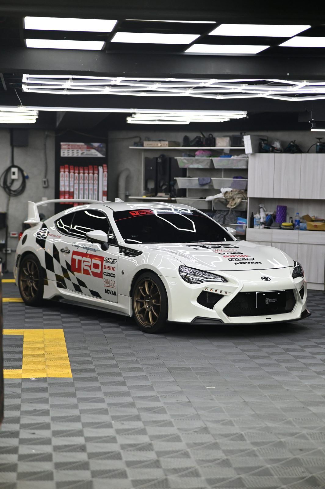Toyota 86 漆面鍍膜完工與細節實拍 第 4 張（共 7 張）——捷匠淡水旗艦店施工實錄