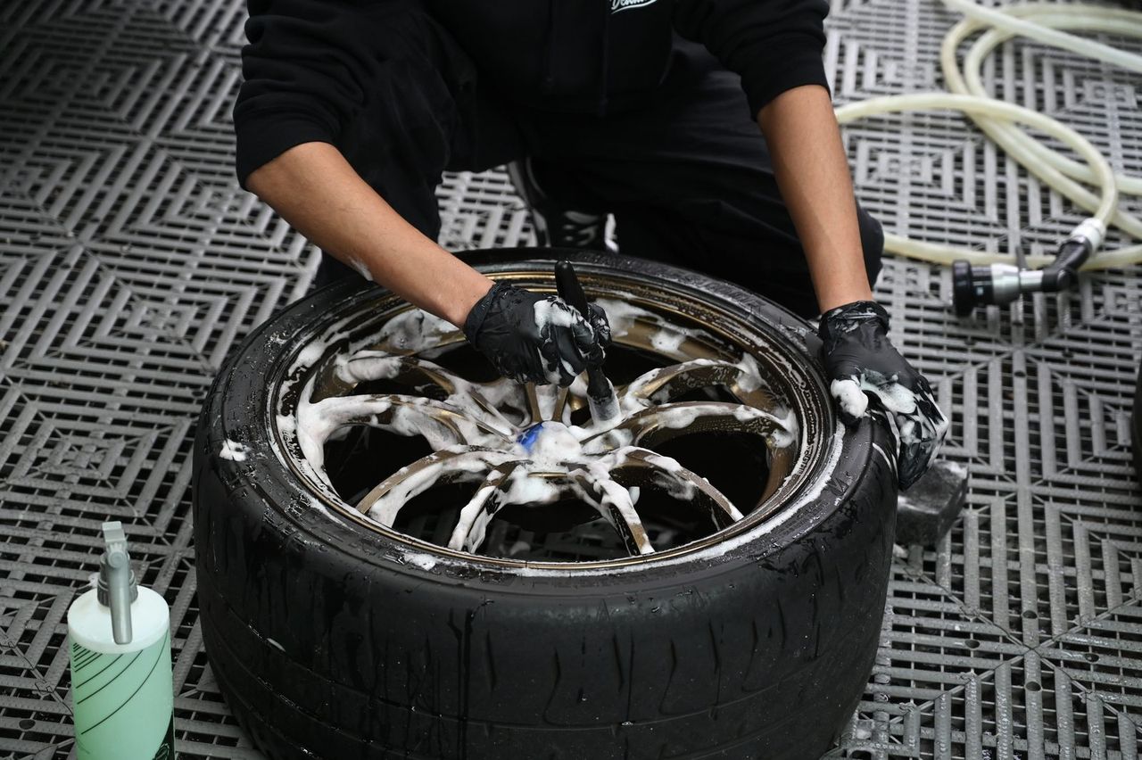 Honda Civic Type R 漆面鍍膜完工與細節實拍 第 4 張(共 7 張)——捷匠淡水旗艦店施工實錄