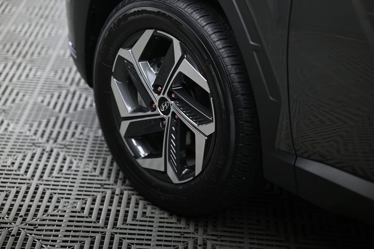Hyundai Tucson 漆面鍍膜完工與細節實拍 第 1 張（共 7 張）——捷匠淡水旗艦店施工實錄