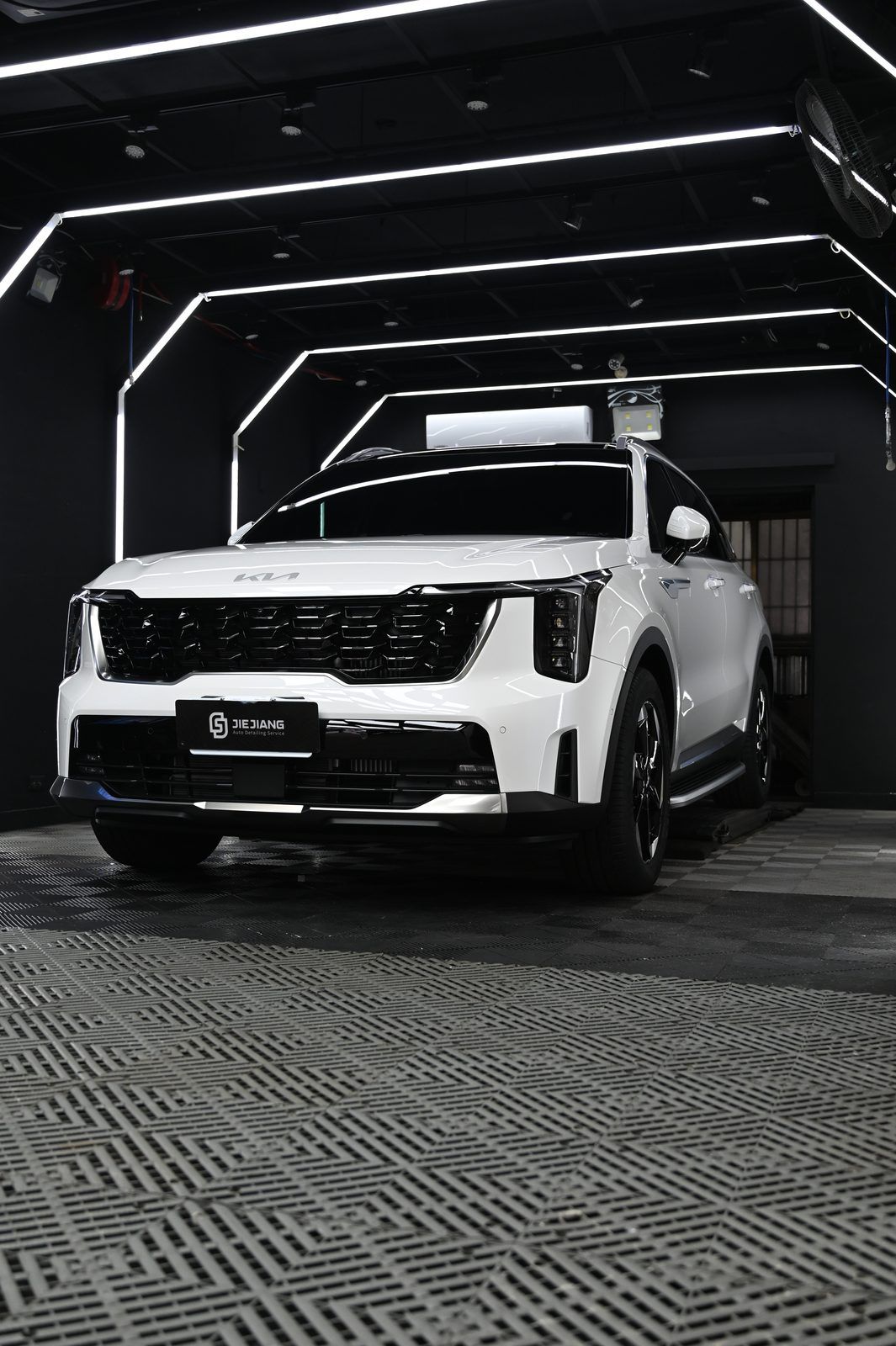 Kia 漆面鍍膜完工與細節實拍 第 1 張（共 7 張）——捷匠北投店施工實錄