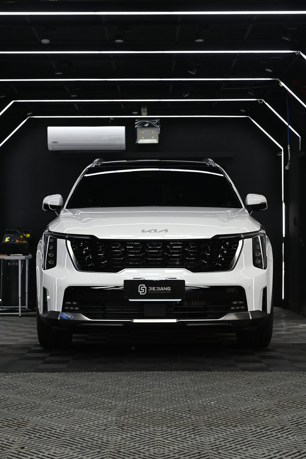 Kia 漆面鍍膜完工與細節實拍 第 3 張（共 7 張）——捷匠北投店施工實錄