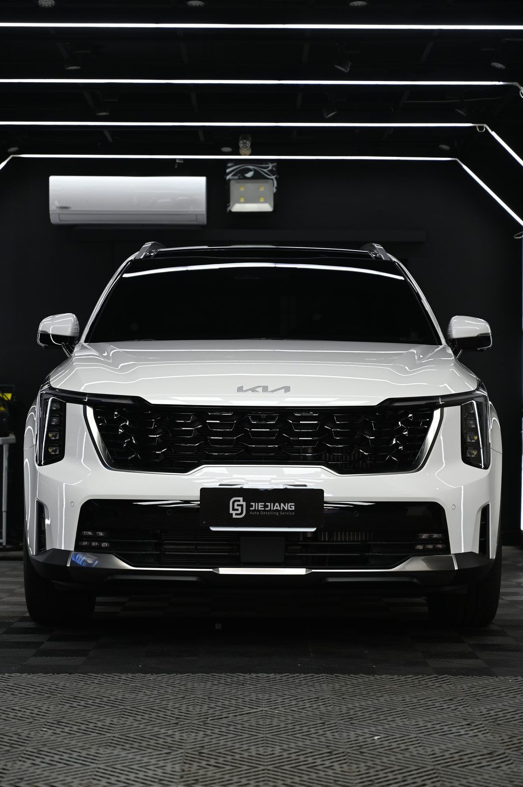 Kia 漆面鍍膜完工與細節實拍 第 5 張（共 7 張）——捷匠北投店施工實錄