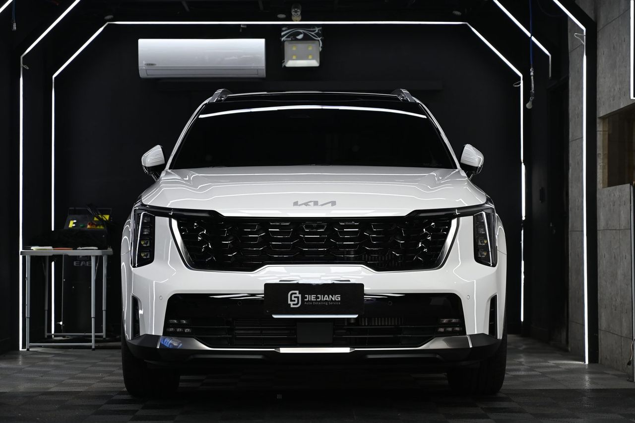 Kia 漆面鍍膜完工與細節實拍 第 6 張（共 7 張）——捷匠北投店施工實錄