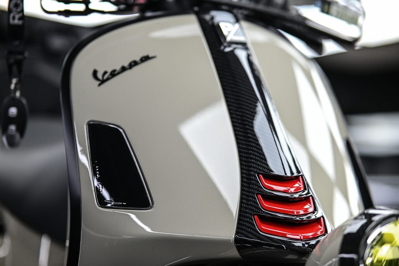 Vespa 機車美容(2025.01)完工與細節實拍 第 3 張(共 7 張)——捷匠淡水旗艦店施工實錄