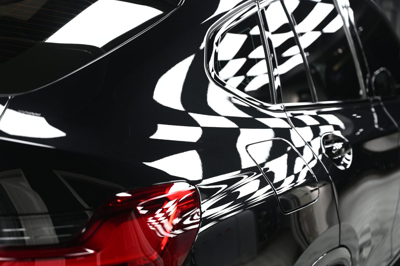 BMW X4 拋光與漆面修復完工與細節實拍 第 5 張（共 7 張）——捷匠淡水旗艦店施工實錄