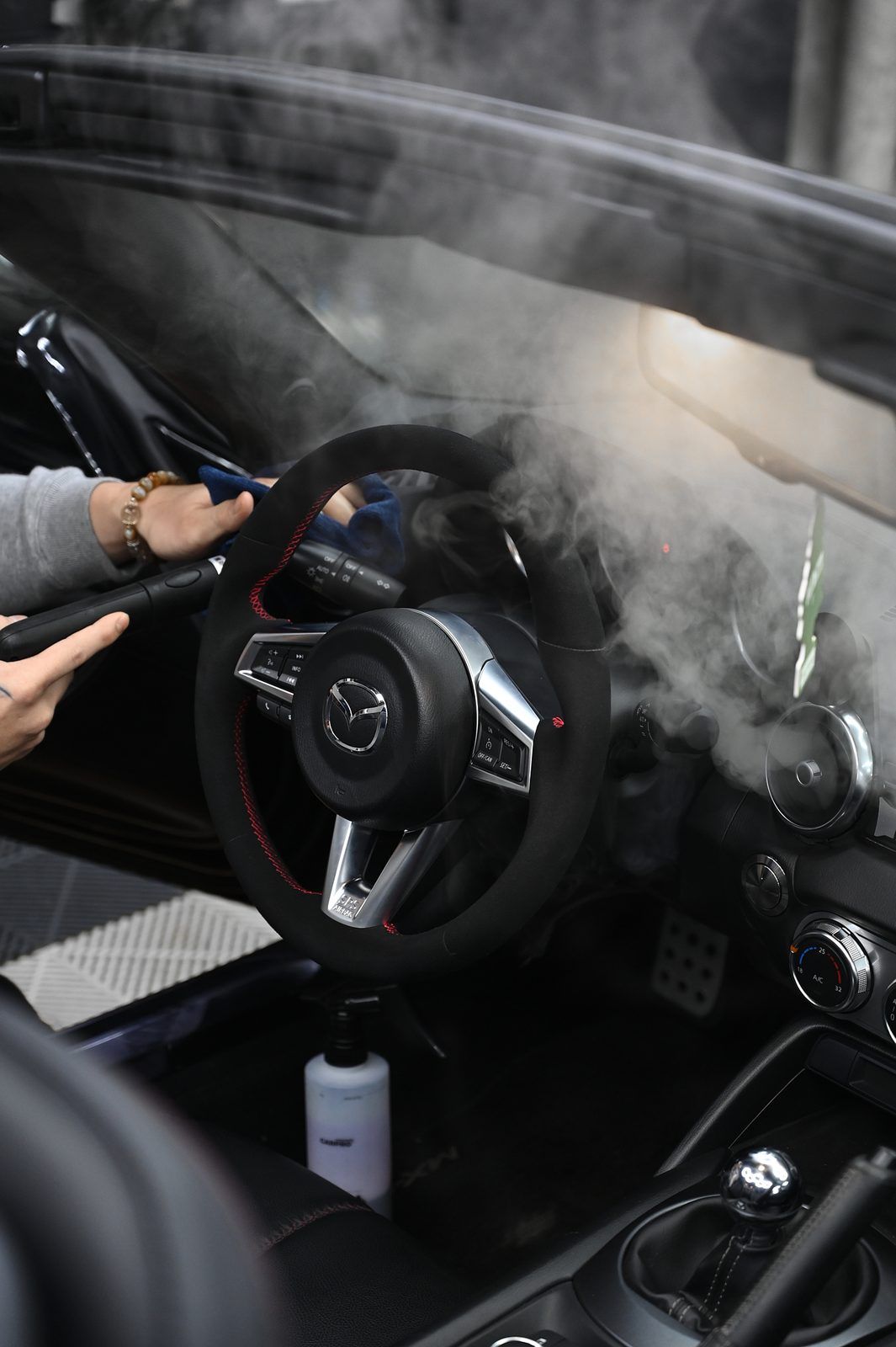 Mazda MX-5 內裝美容完工與細節實拍 第 6 張（共 7 張）——捷匠淡水旗艦店施工實錄