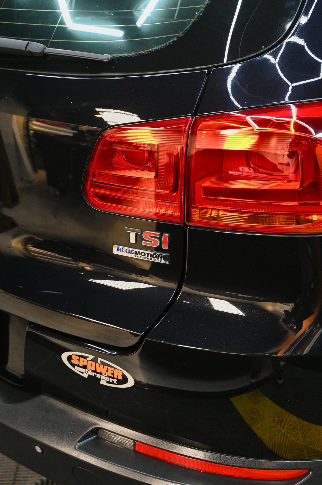 VW Tiguan 洗車打蠟完工與細節實拍 第 3 張（共 7 張）——捷匠淡水旗艦店施工實錄