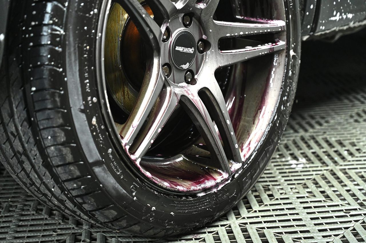 VW Tiguan 洗車打蠟完工與細節實拍 第 5 張（共 7 張）——捷匠淡水旗艦店施工實錄