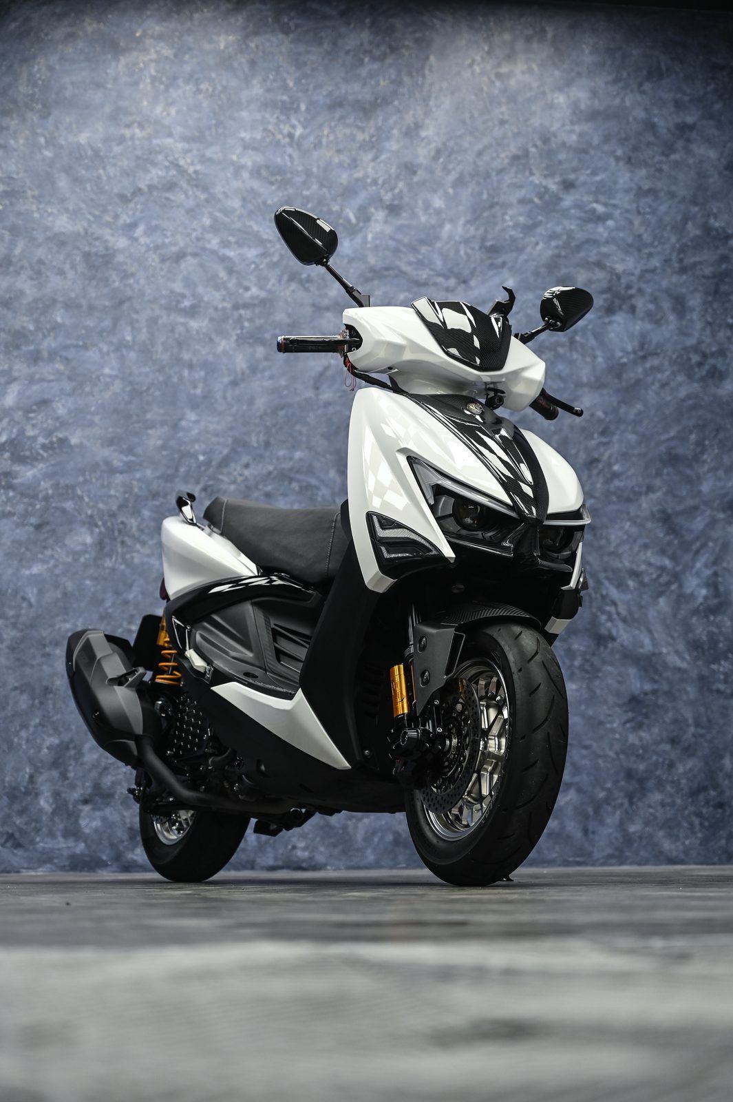 Yamaha 機車美容完工與細節實拍 第 4 張（共 7 張）——捷匠淡水旗艦店施工實錄