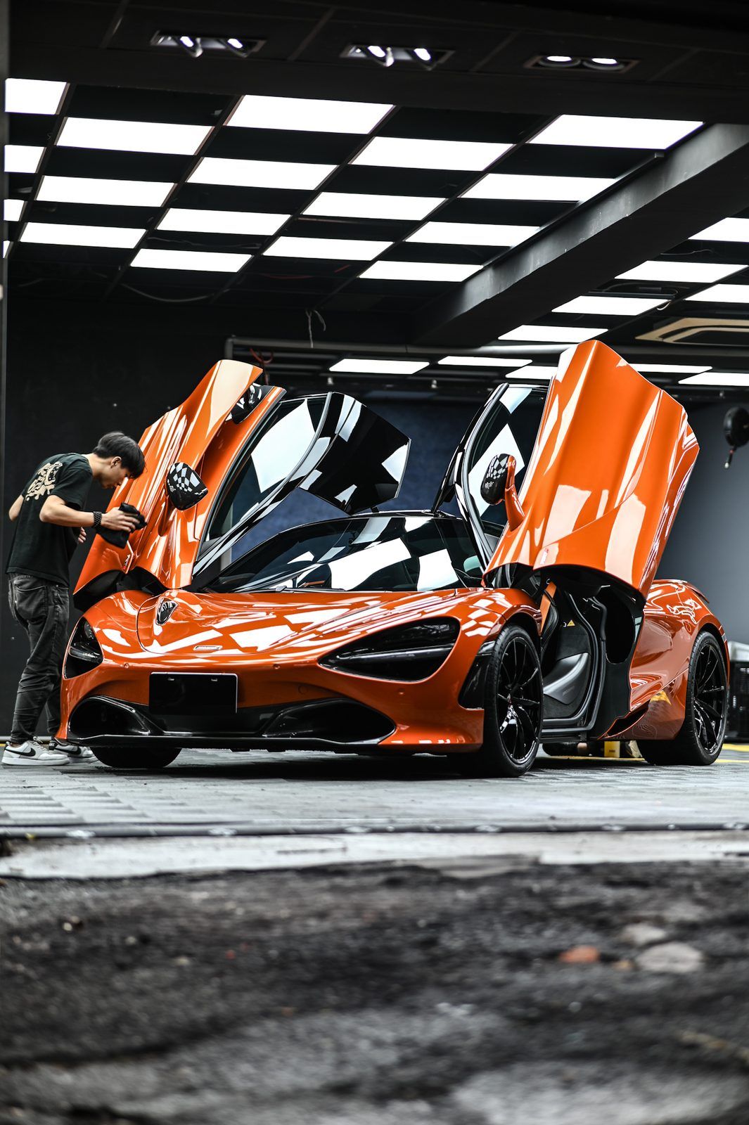McLaren 720S 漆面鍍膜完工與細節實拍 第 2 張（共 7 張）——捷匠淡水旗艦店施工實錄