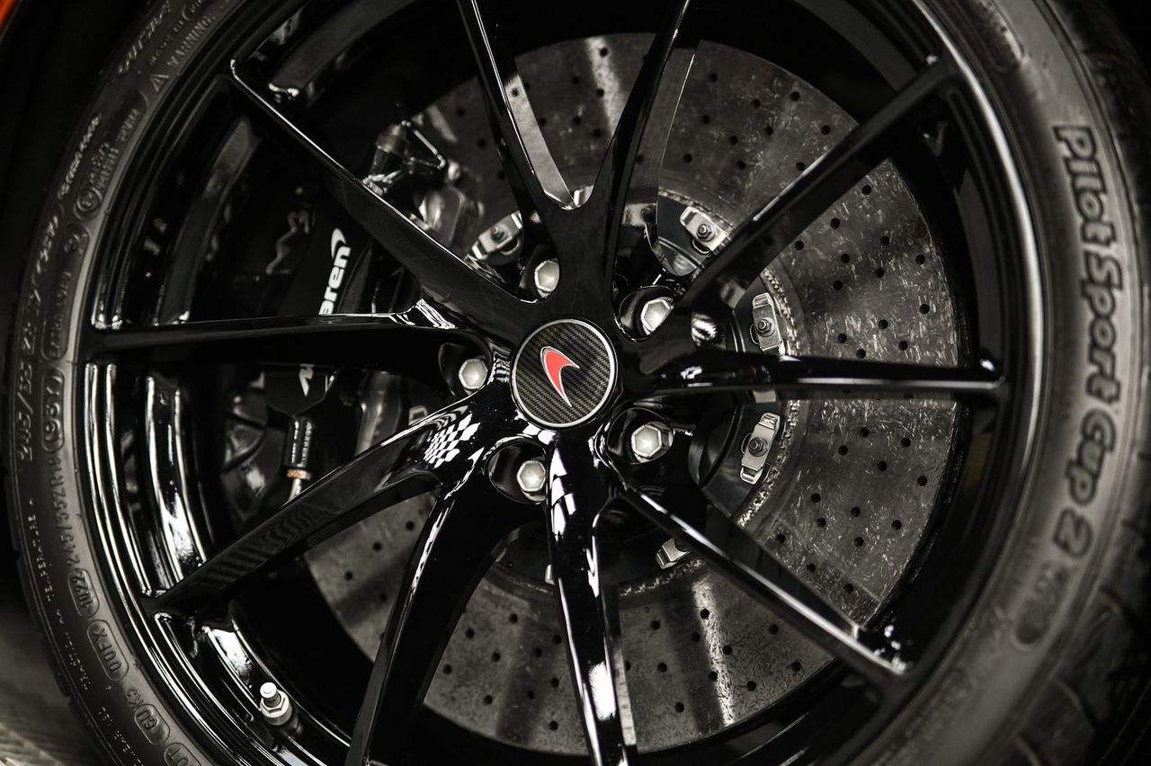 McLaren 720S 漆面鍍膜完工與細節實拍 第 4 張（共 7 張）——捷匠淡水旗艦店施工實錄