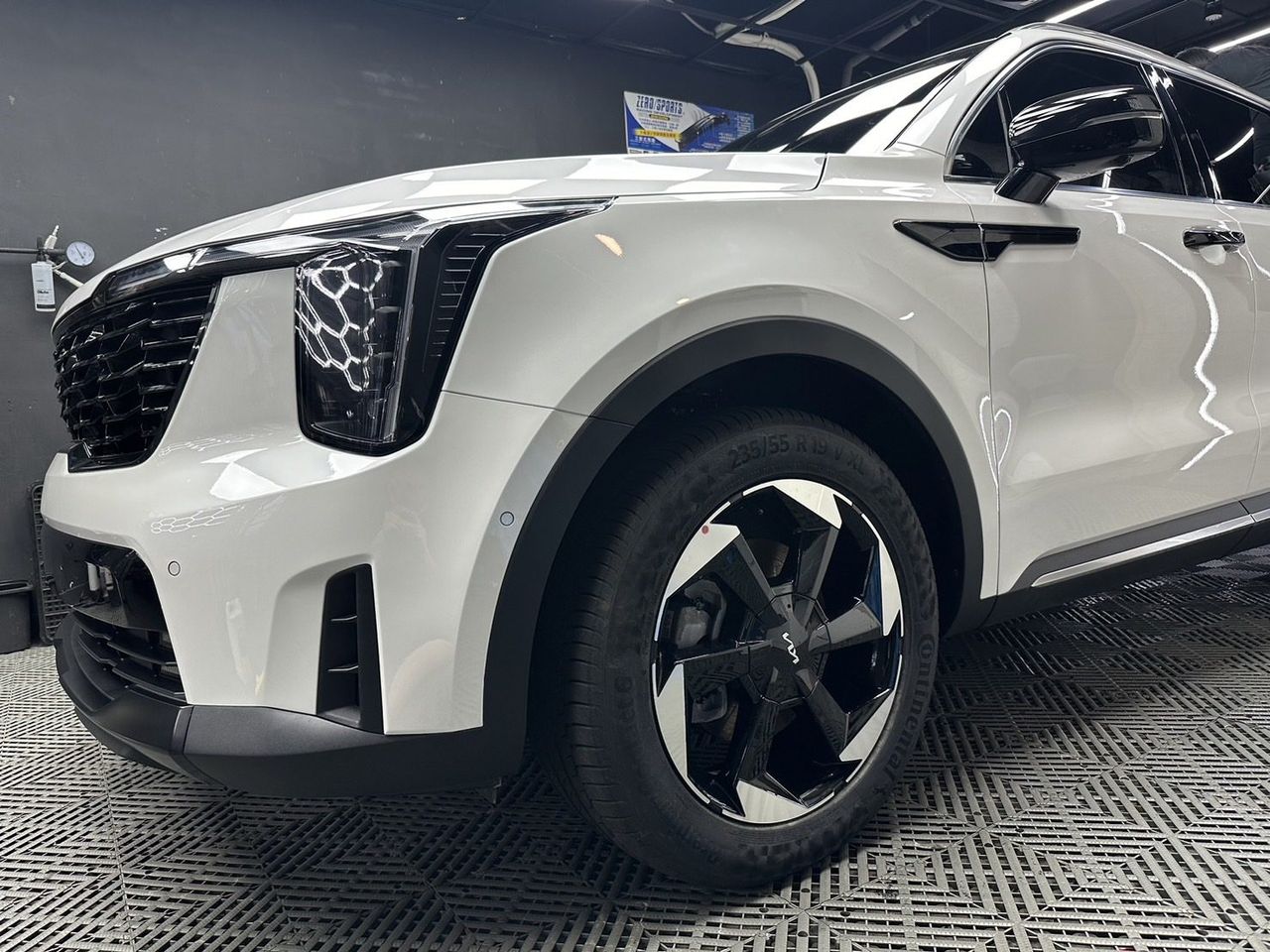 Kia Sorento 局部改色與全車犀牛皮完工與細節實拍 第 2 張（共 7 張）——捷匠北投店施工實錄