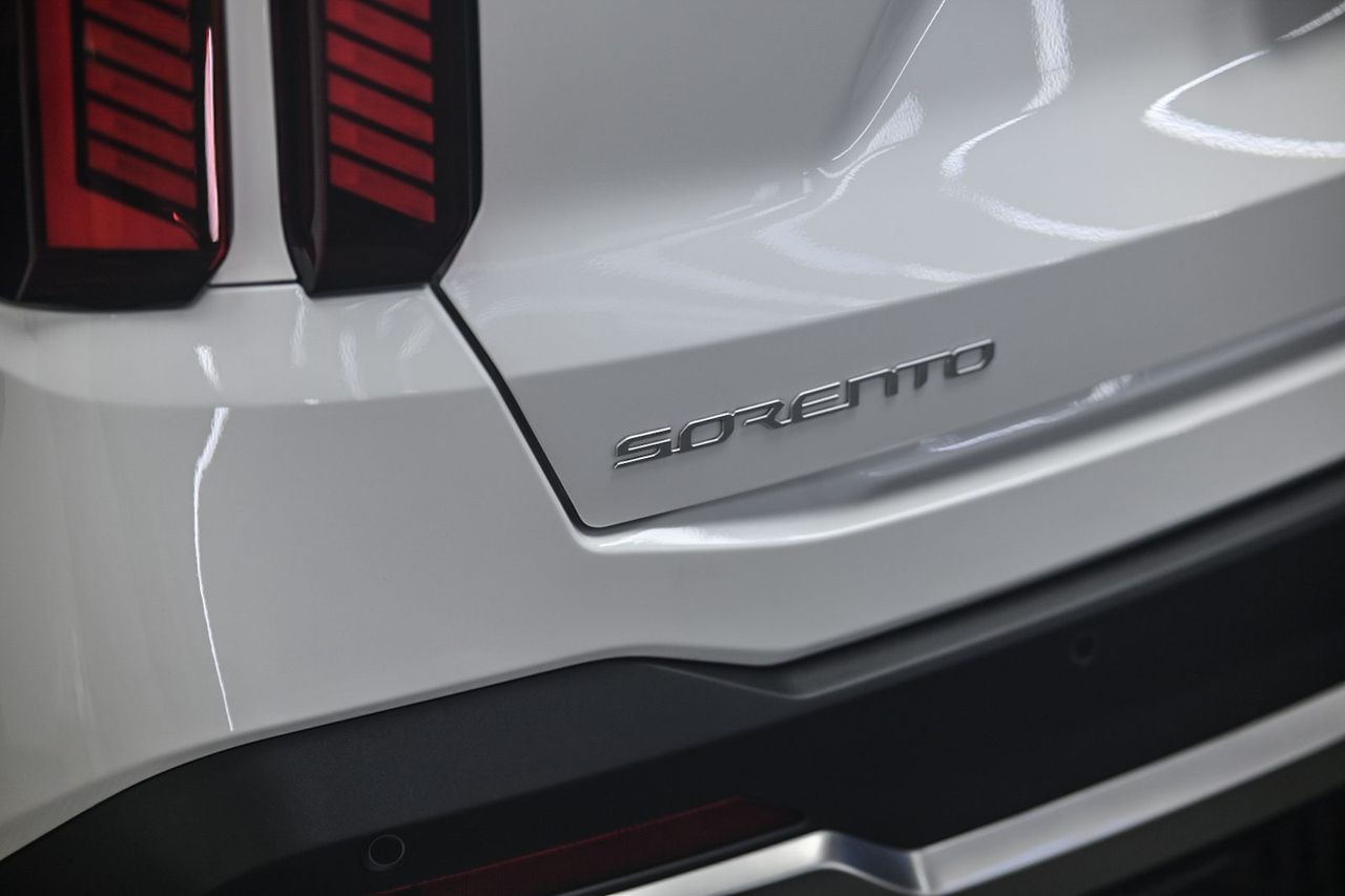 Kia Sorento 局部改色與全車犀牛皮完工與細節實拍 第 3 張（共 7 張）——捷匠北投店施工實錄