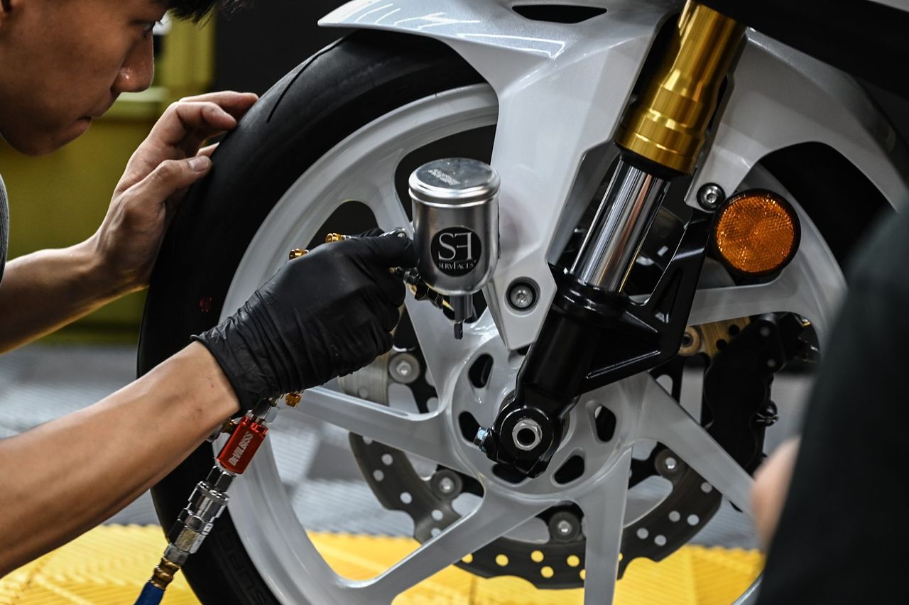 Honda CBR250RR 機車美容完工與細節實拍 第 2 張(共 7 張)——捷匠淡水旗艦店施工實錄