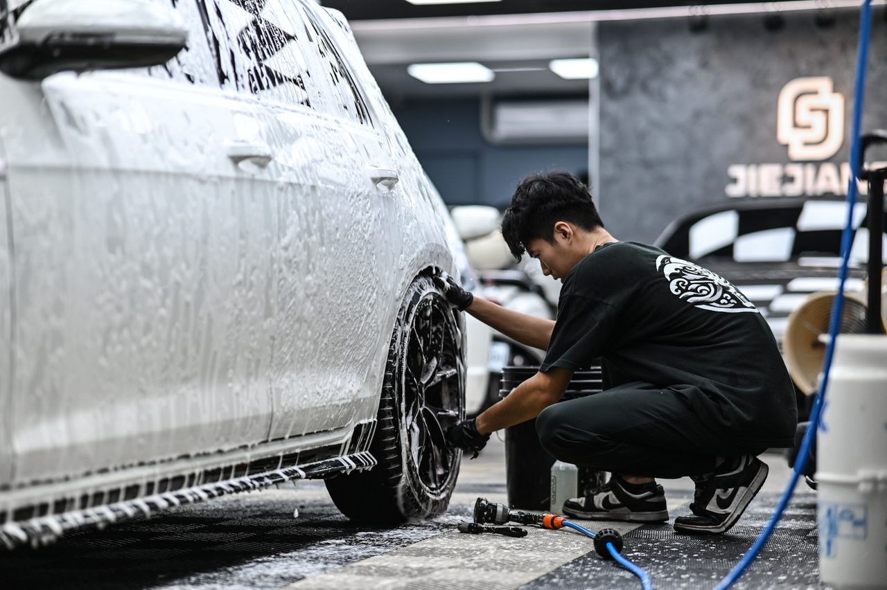 Volkswagen 洗車打蠟完工與細節實拍 第 4 張（共 7 張）——捷匠施工實錄