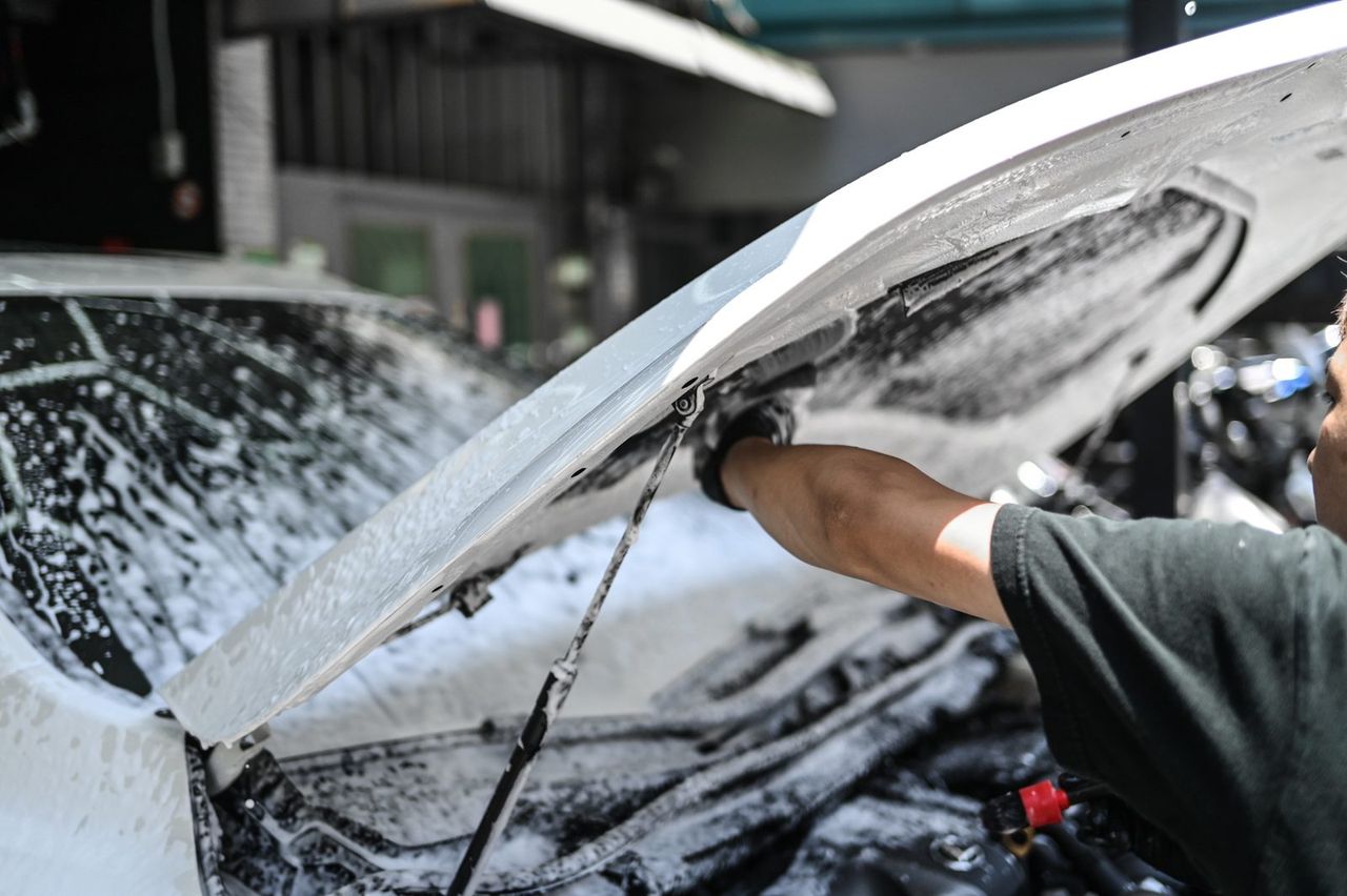 Lexus RX 洗車打蠟與引擎室清潔完工與細節實拍 第 7 張（共 7 張）——捷匠北投店施工實錄