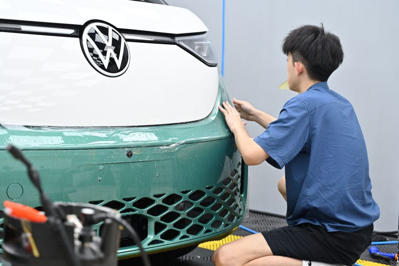 VW ID.Buzz 迎風面犀牛皮完工與細節實拍 第 1 張(共 7 張)——捷匠施工實錄