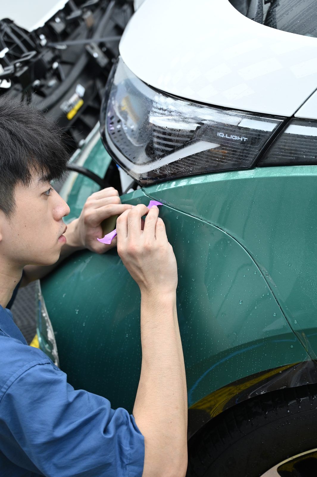 VW ID.Buzz 迎風面犀牛皮完工與細節實拍 第 6 張(共 7 張)——捷匠施工實錄